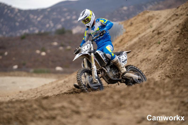 SWAPMOTO_TRIPLECROWN_FINALE_FOX-754.jpg